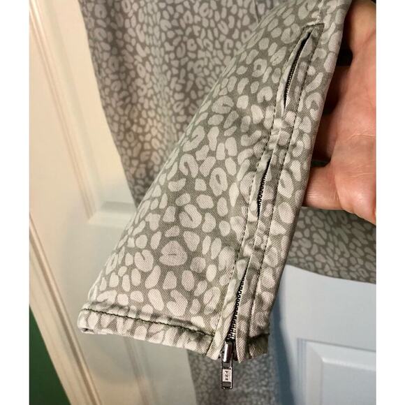 Ann Taylor Loft Modern Skinny Ankle Gray & Green Leopard Print Jeans - Size 26/2 - Picture 9 of 10